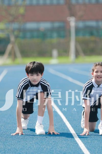 選擇運(yùn)動(dòng)休閑校服定制廠家需要看哪些資質(zhì)，圣瀾服飾全面解讀